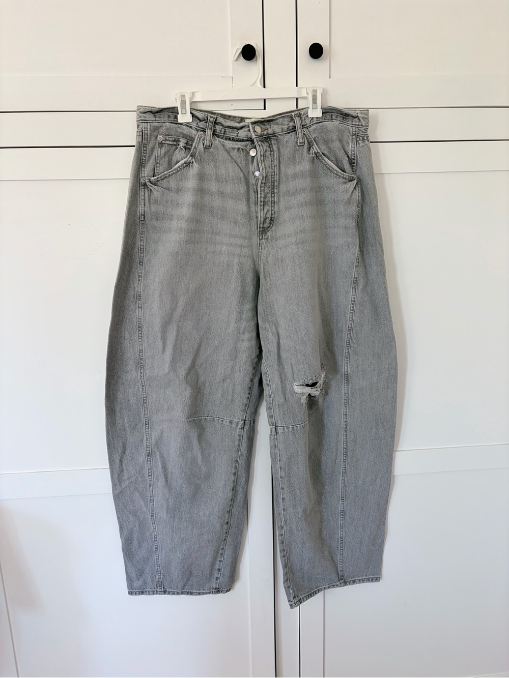 Universal Thread Gray Distressed High Rise Barrel Leg Jeans Size 16